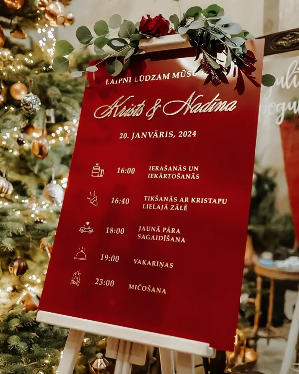 Viesu sagaidīšanas plāksne no krāsota organiskā stikla