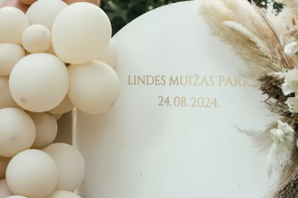 Zelta līmplēves dizains